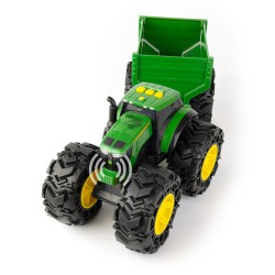 Ciągnik John Deere Monster Treads z przyczepą